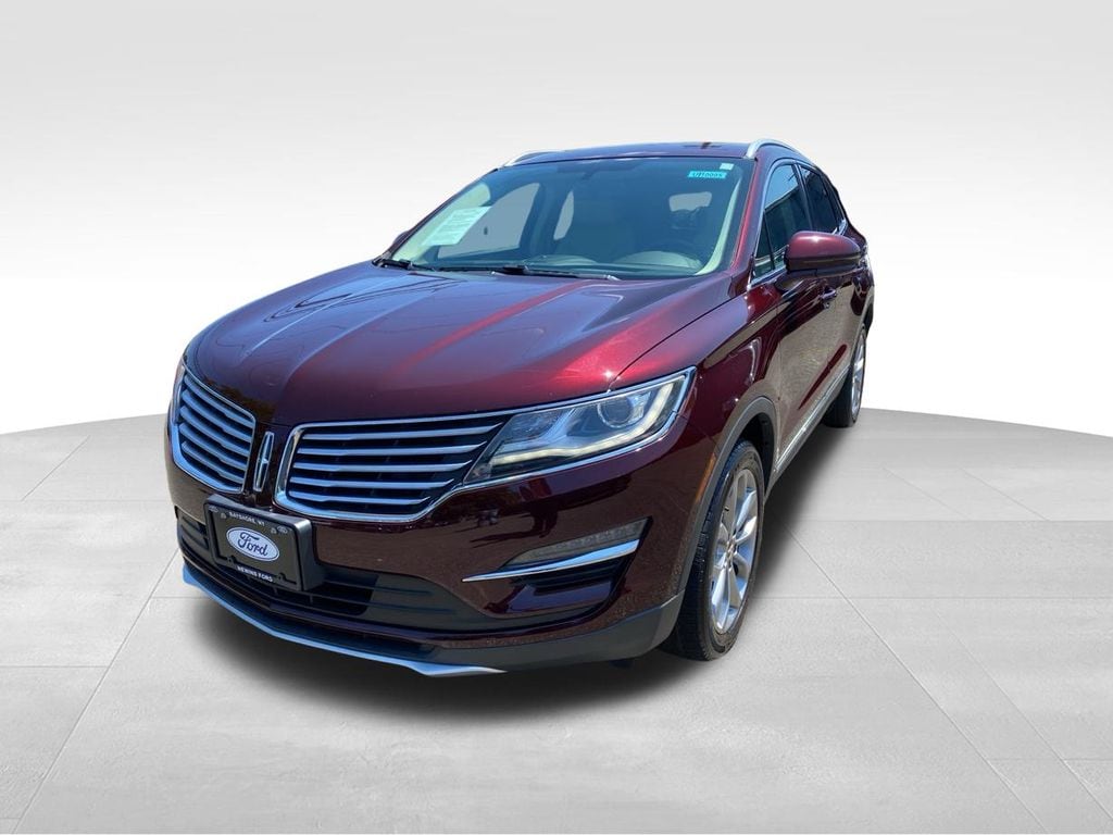 Used 2018 Lincoln MKC Select with VIN 5LMCJ2D97JUL13614 for sale in Bay Shore, NY