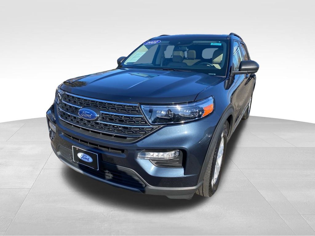 Used 2022 Ford Explorer XLT with VIN 1FMSK8DH8NGA87657 for sale in Bay Shore, NY