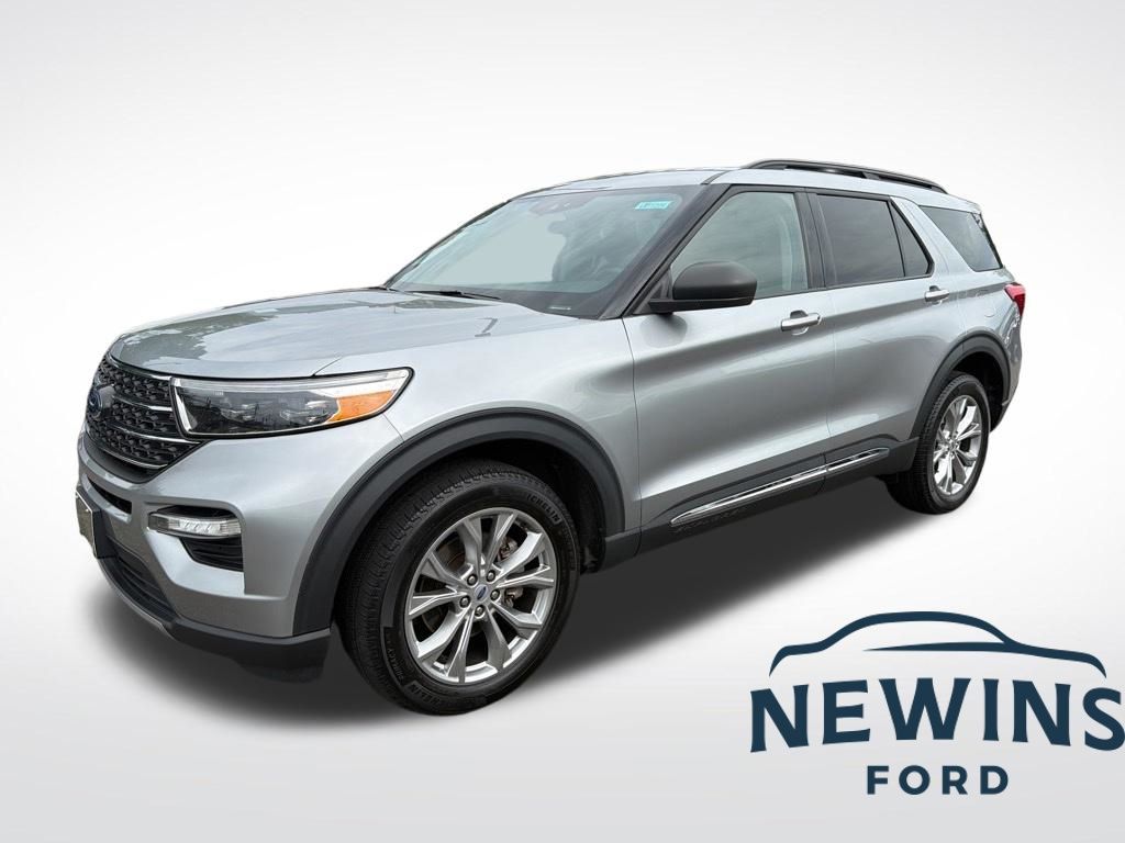 2023 Ford Explorer XLT 4WD's photo