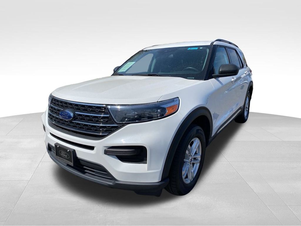 Used 2022 Ford Explorer XLT with VIN 1FMSK8DH3NGB70042 for sale in Bay Shore, NY