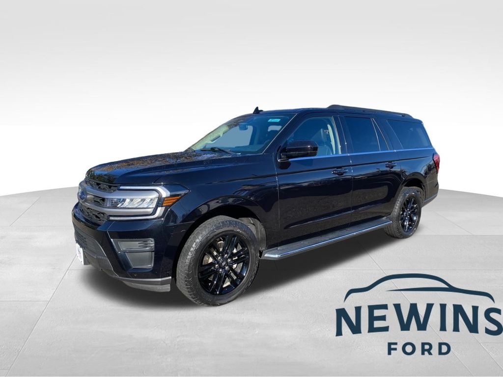 2022 Ford Expedition XLT's photo