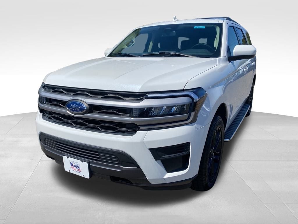 Used 2022 Ford Expedition XLT with VIN 1FMJU1JT0NEA13604 for sale in Bay Shore, NY