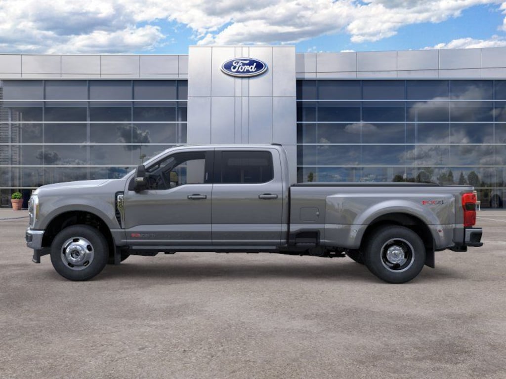 New 2026 Ford F-350 Lariat Truck Crew Cab
