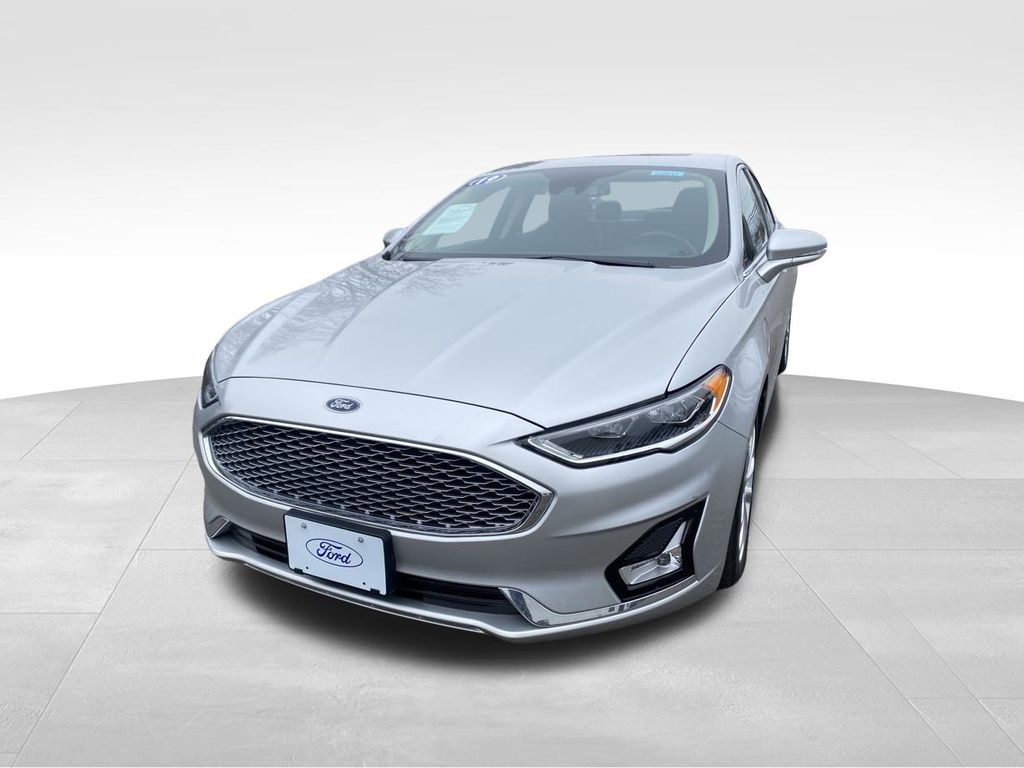 Used 2019 Ford Fusion Energi Titanium with VIN 3FA6P0SU1KR228085 for sale in Bay Shore, NY