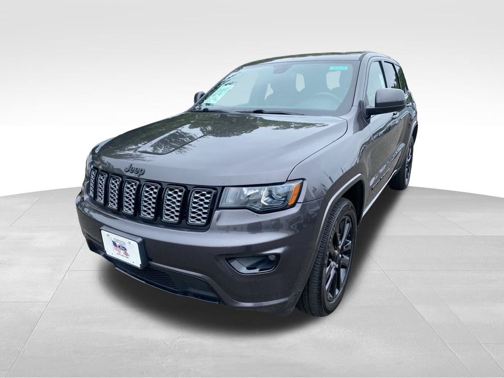 Used 2019 Jeep Grand Cherokee Altitude with VIN 1C4RJFAG2KC678737 for sale in Bay Shore, NY