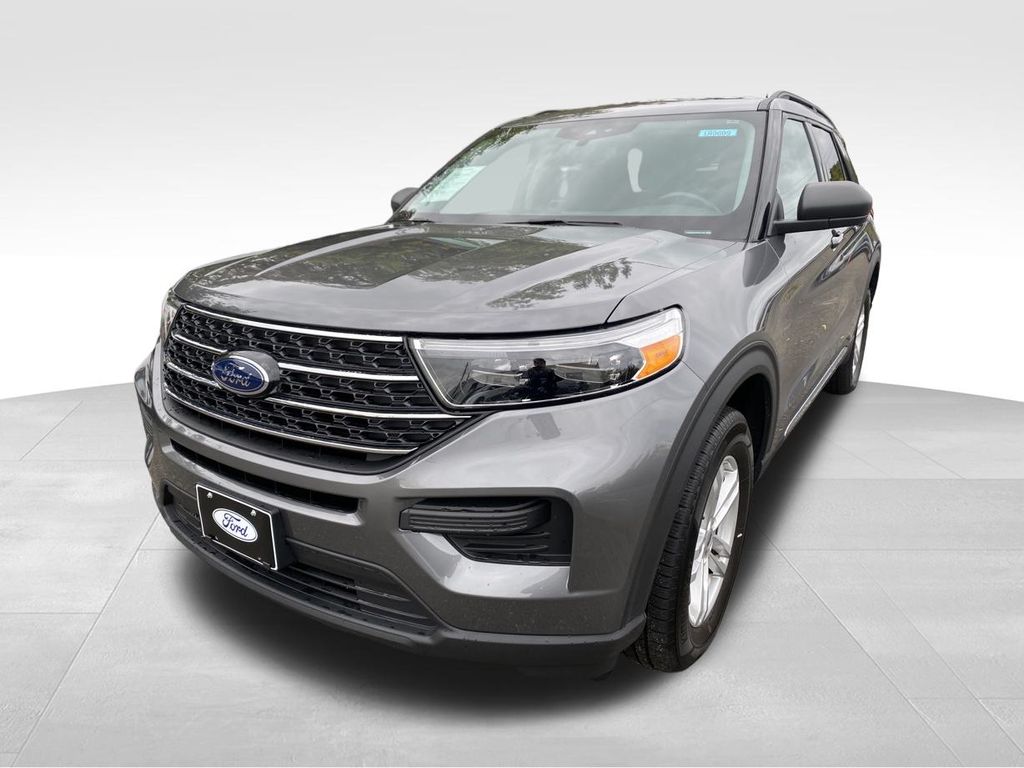 Used 2021 Ford Explorer XLT with VIN 1FMSK8DH6MGA51769 for sale in Bay Shore, NY