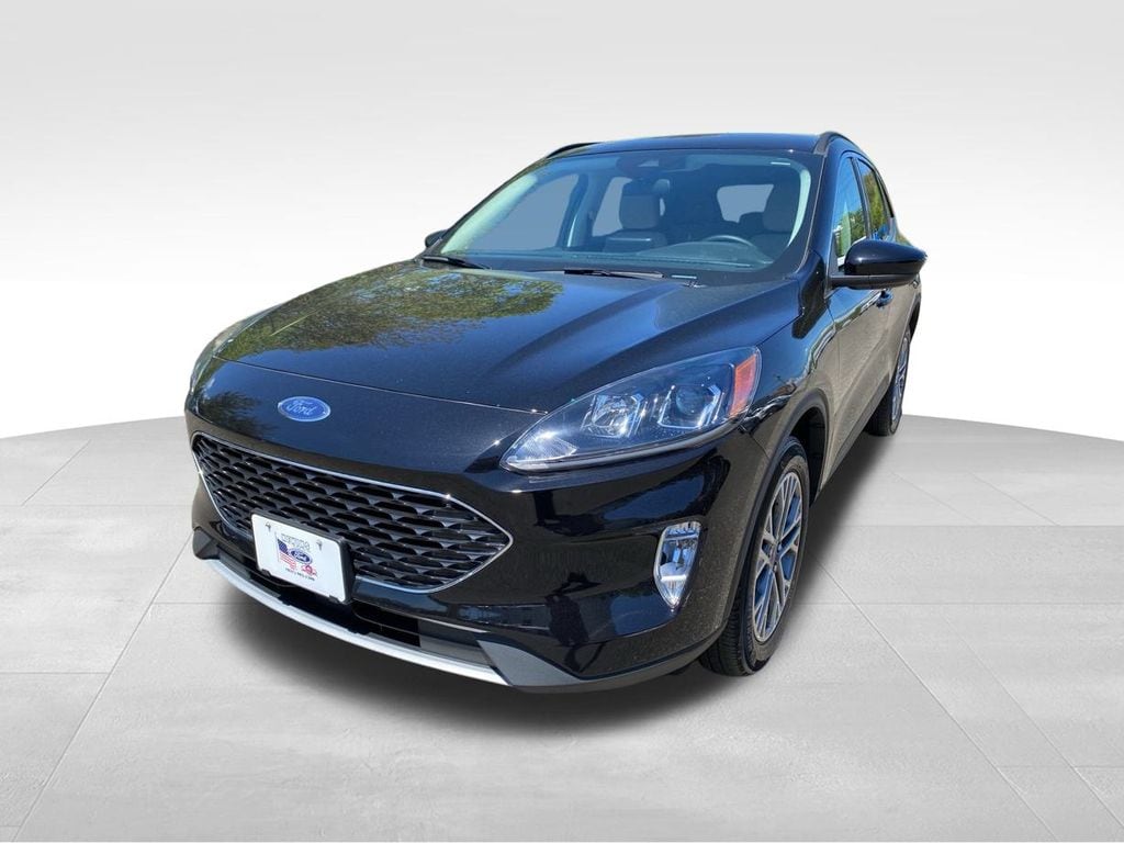 Used 2022 Ford Escape SEL with VIN 1FMCU9H69NUB14993 for sale in Bay Shore, NY