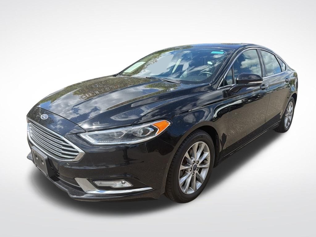 Used 2017 Ford Fusion SE with VIN 3FA6P0HD3HR362595 for sale in Bay Shore, NY