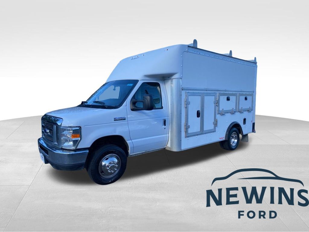 2017 Ford E-Series Cutaway Base's photo