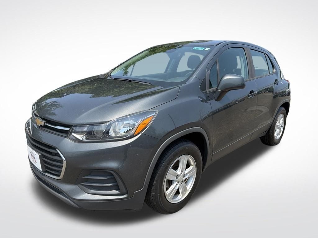 Used 2020 Chevrolet Trax LS with VIN 3GNCJKSB9LL166603 for sale in Bay Shore, NY