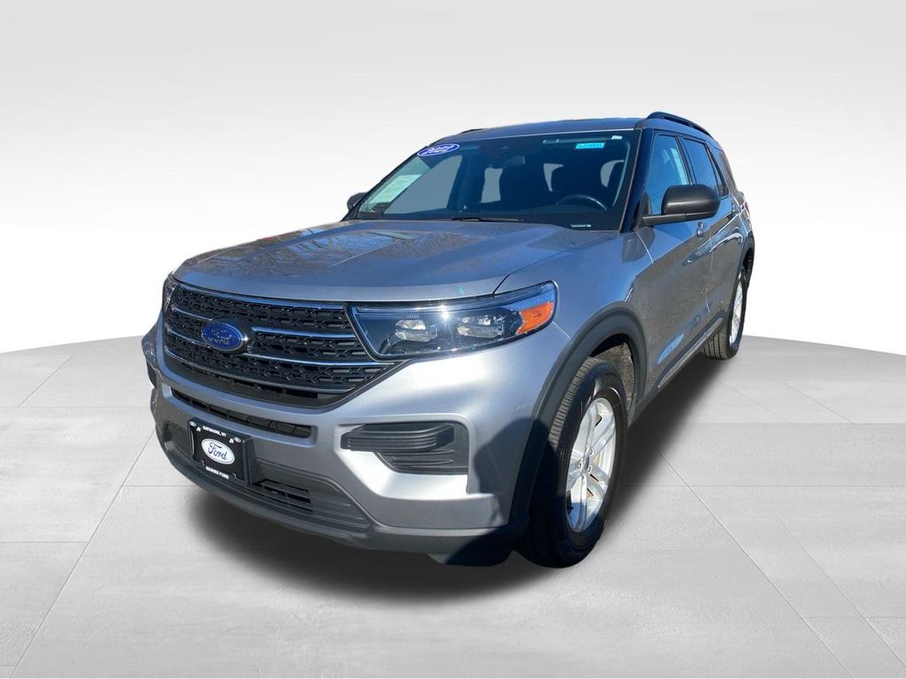 Used 2022 Ford Explorer XLT with VIN 1FMSK8DH8NGB25209 for sale in Bay Shore, NY