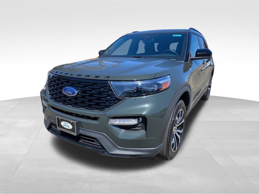 Used 2022 Ford Explorer ST-LINE with VIN 1FMSK8KH0NGB69658 for sale in Bay Shore, NY