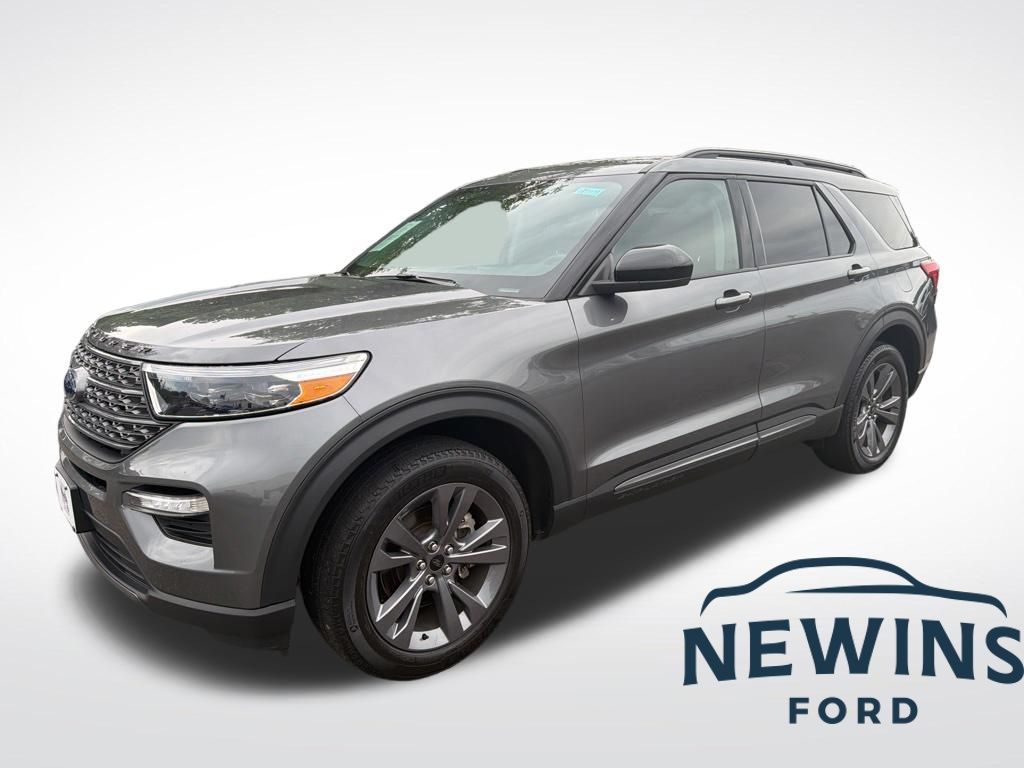 2022 Ford Explorer XLT 4WD's photo