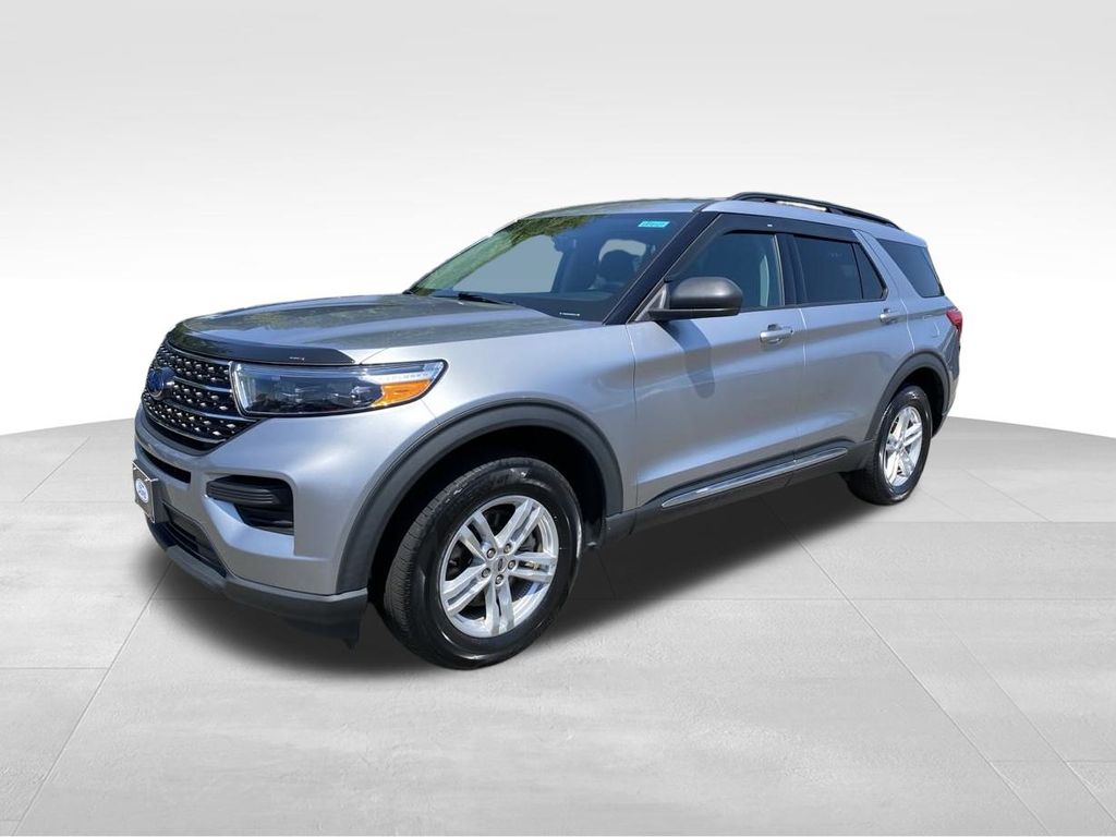Used 2021 Ford Explorer XLT with VIN 1FMSK8DH2MGB85713 for sale in Bay Shore, NY