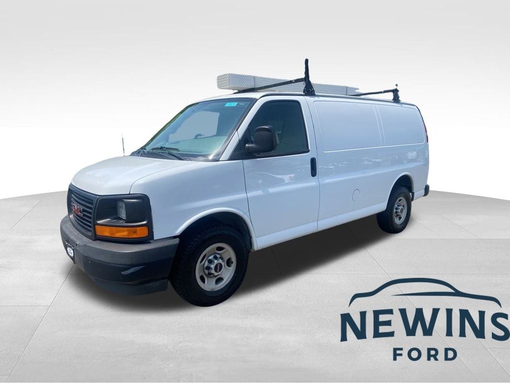 2017 GMC Savana Cargo Work Van's photo