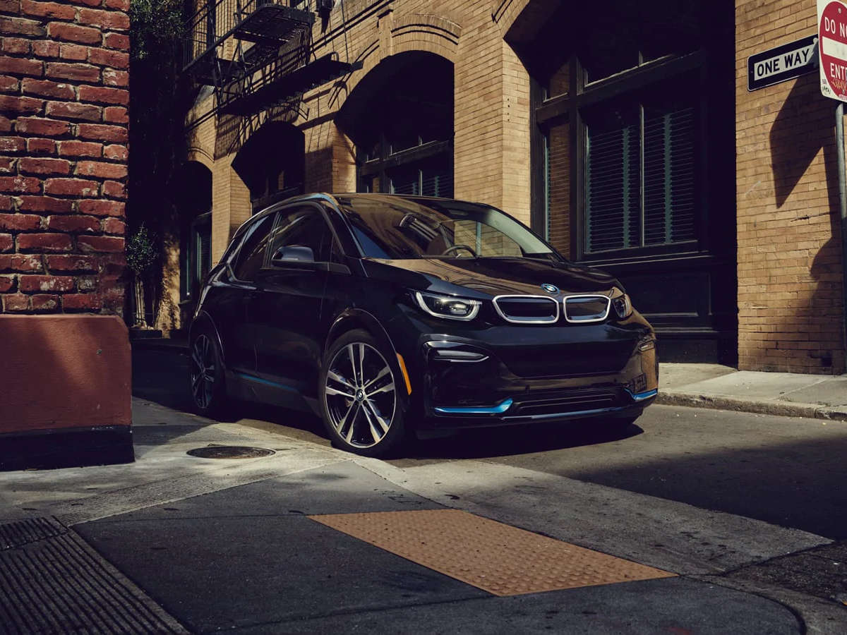 2021 BMW i3 - Electrifying exterior design.