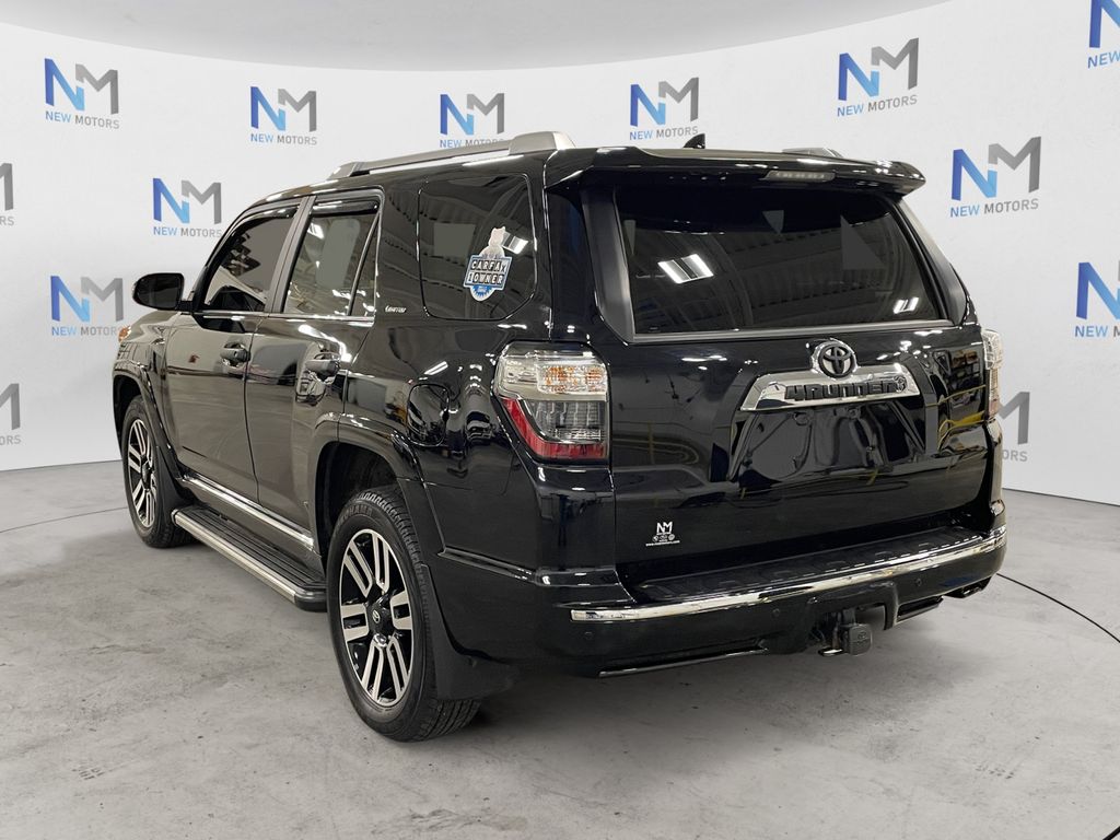 2023 Toyota 4Runner Limited photo 2