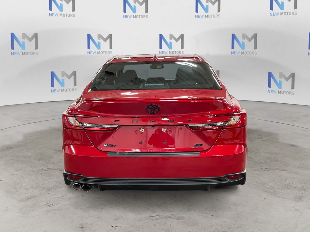 2025 Toyota Camry SE photo 4