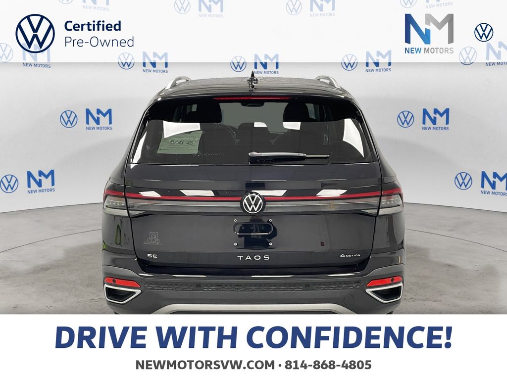 2025 Volkswagen Taos SE photo 3