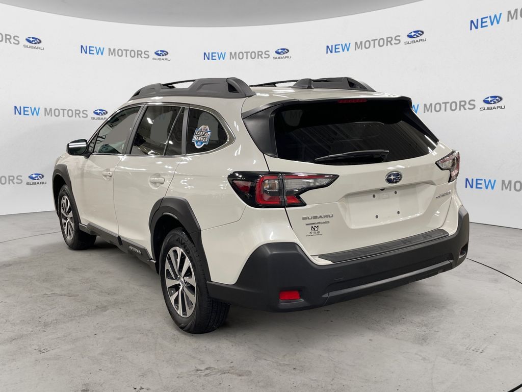 2025 Subaru Outback Premium photo 2