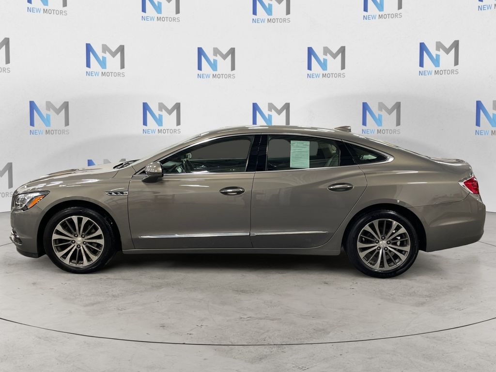 2018 Buick LaCrosse Essence photo 2