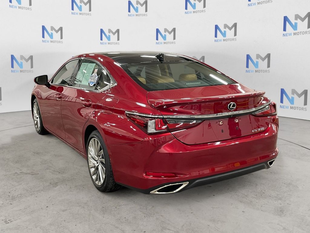 2022 Lexus ES 350 Ultra Luxury photo 3