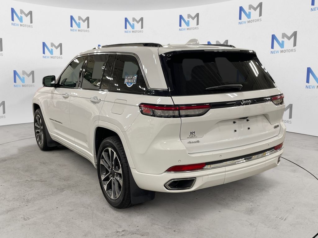 2023 Jeep Grand Cherokee Overland photo 3