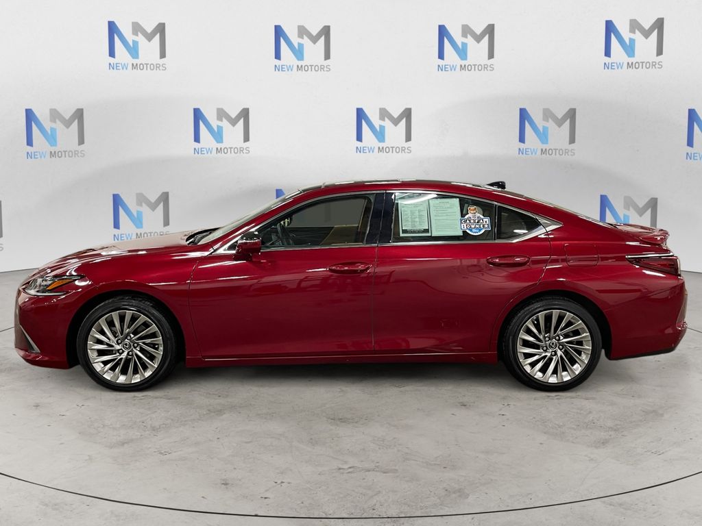 2022 Lexus ES 350 Ultra Luxury photo 2