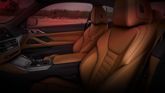 Does the BMW 4 Series have a Digital Instrument Display?