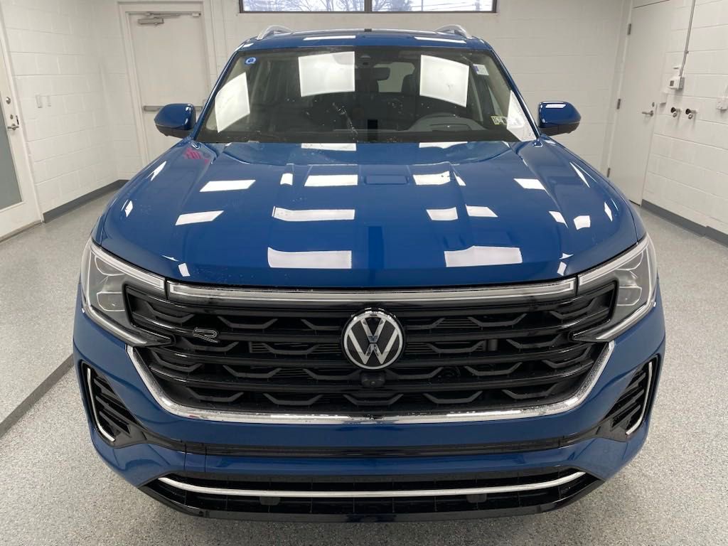 2025 Volkswagen Atlas SEL Premium R-Line photo 2