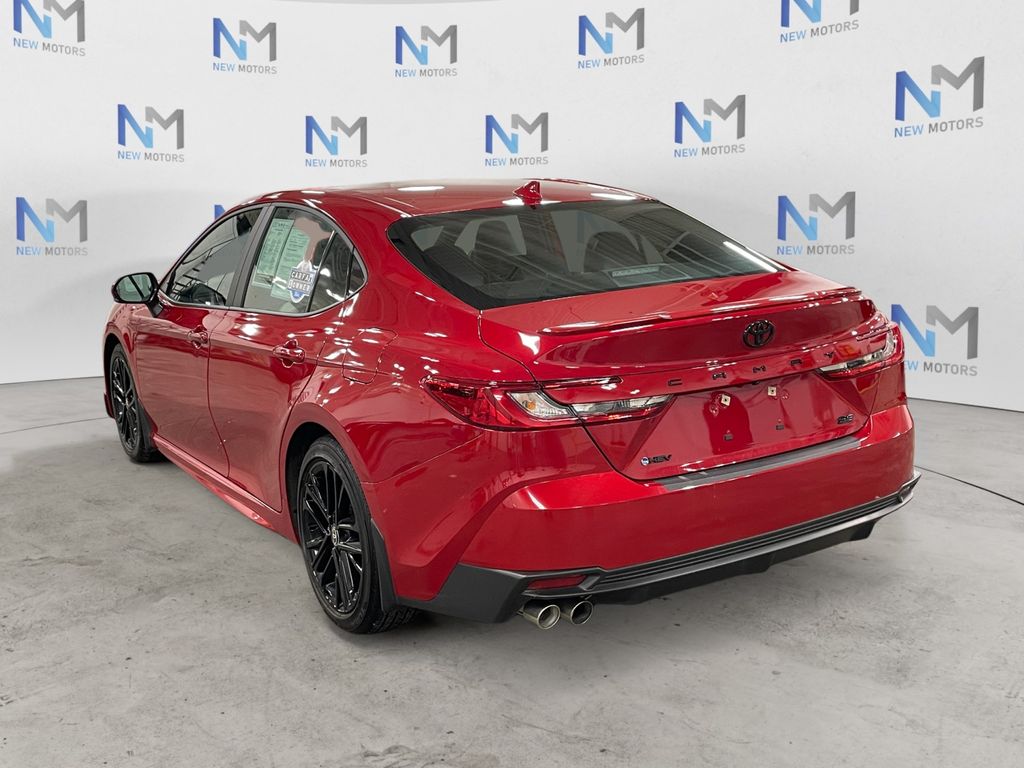 2025 Toyota Camry SE photo 3