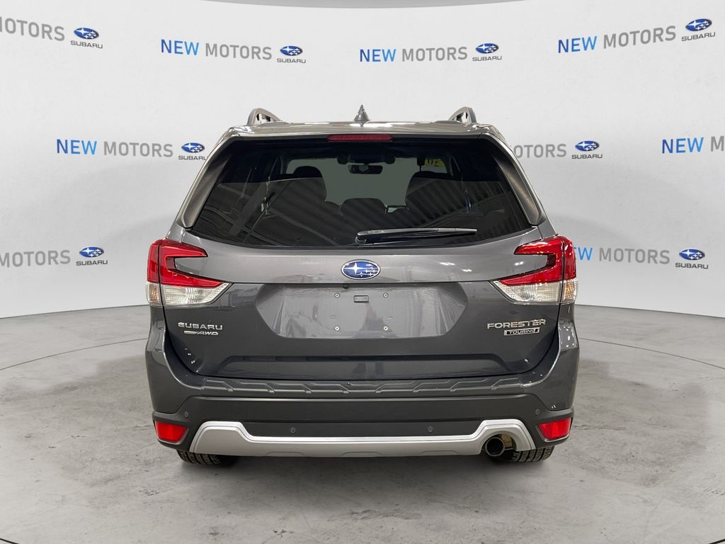 2021 Subaru Forester Touring photo 4
