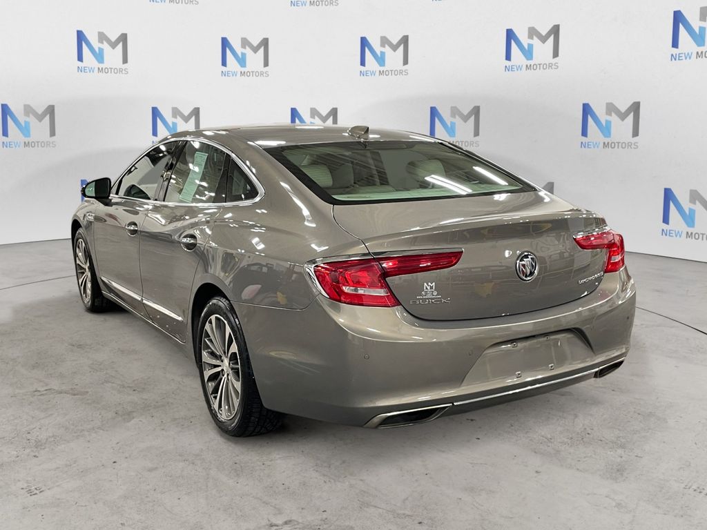 2018 Buick LaCrosse Essence photo 3