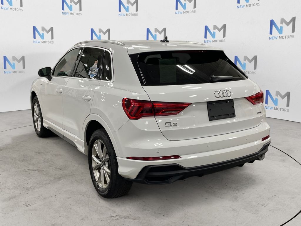 2024 Audi Q3 S line Premium photo 3