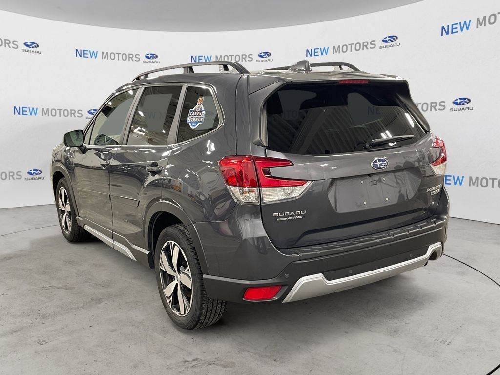 2021 Subaru Forester Touring photo 3