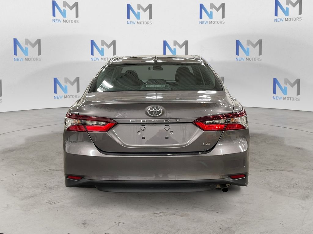 2023 Toyota Camry LE photo 4