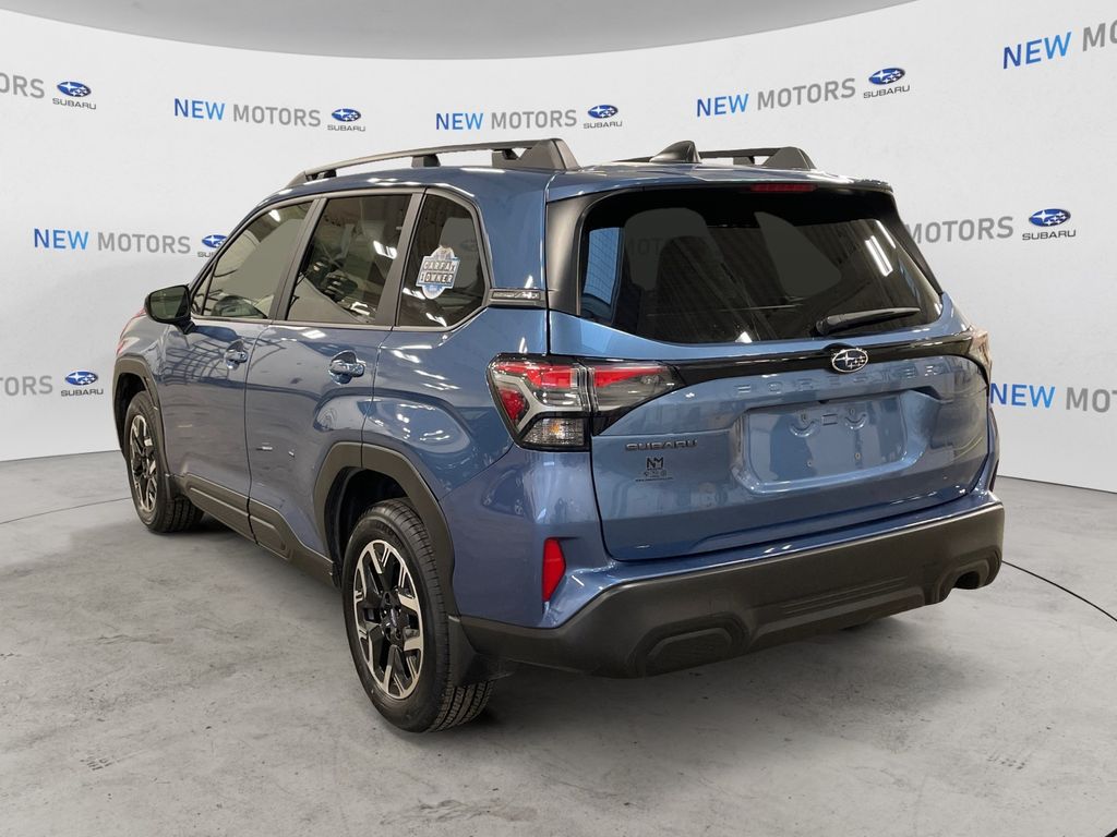 2025 Subaru Forester Premium Base photo 3