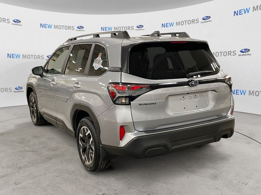 2025 Subaru Forester Premium Base photo 3