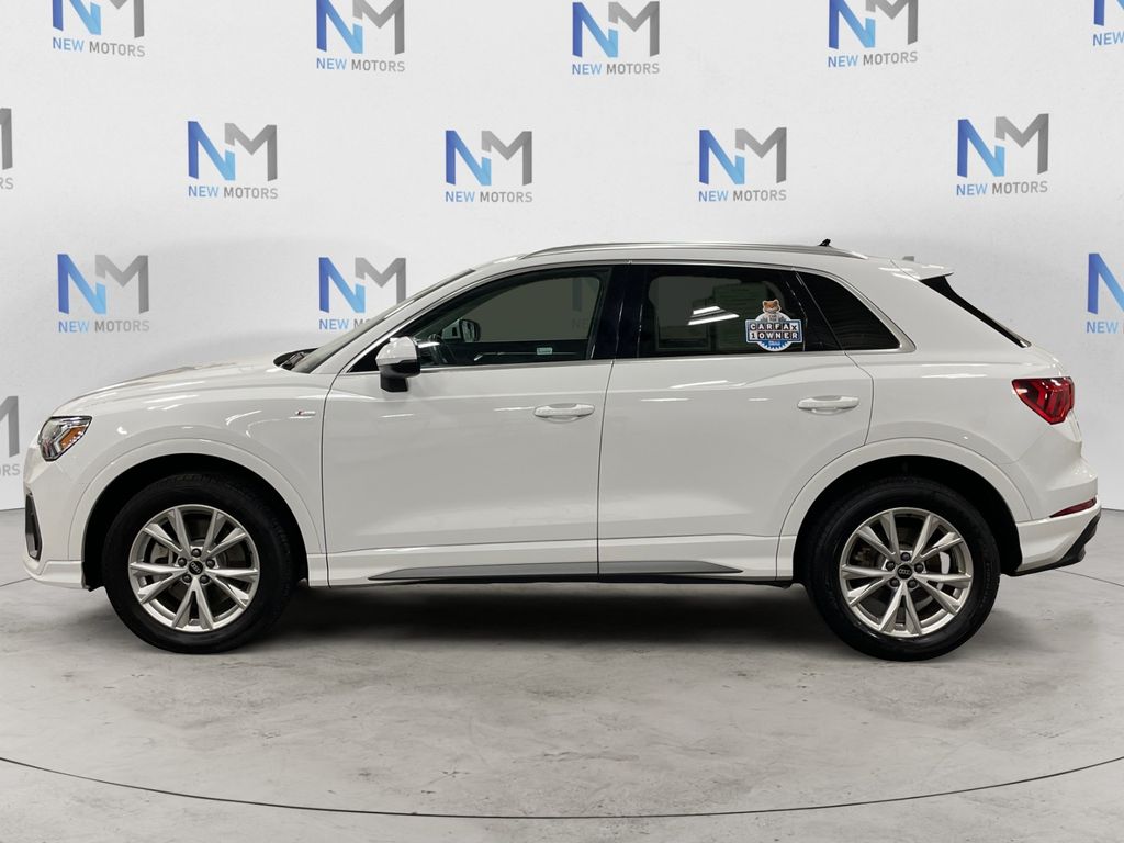 2024 Audi Q3 S line Premium photo 2