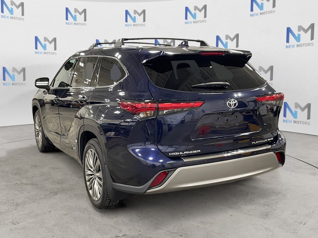 2021 Toyota Highlander Platinum photo 3