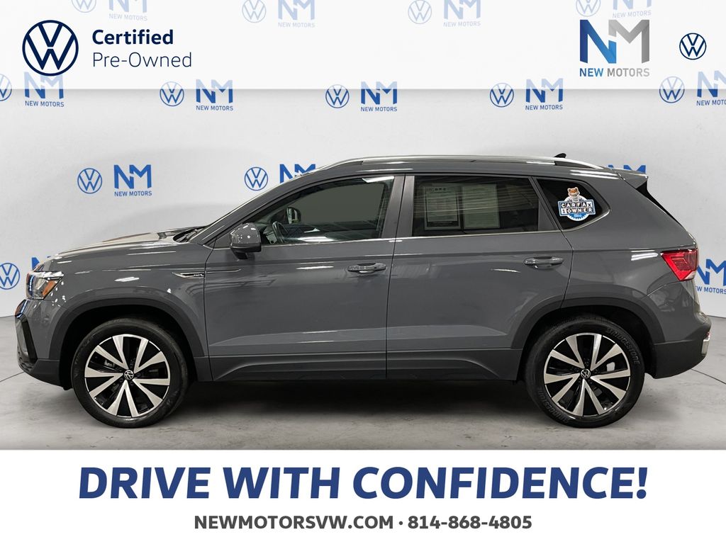 2023 Volkswagen Taos SE photo 2