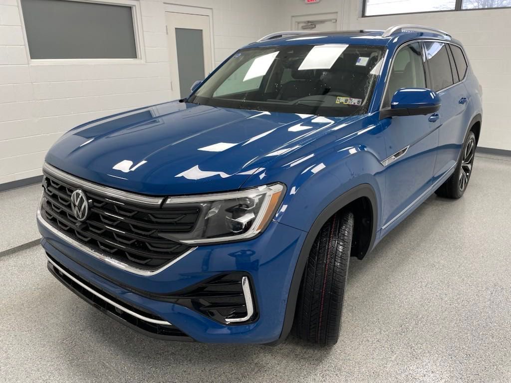 2025 Volkswagen Atlas SEL Premium R-Line photo 3