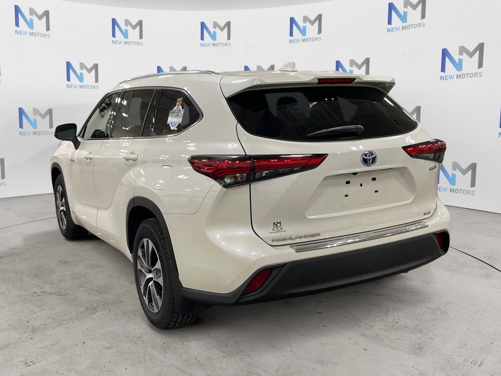2020 Toyota Highlander Hybrid XLE photo 3