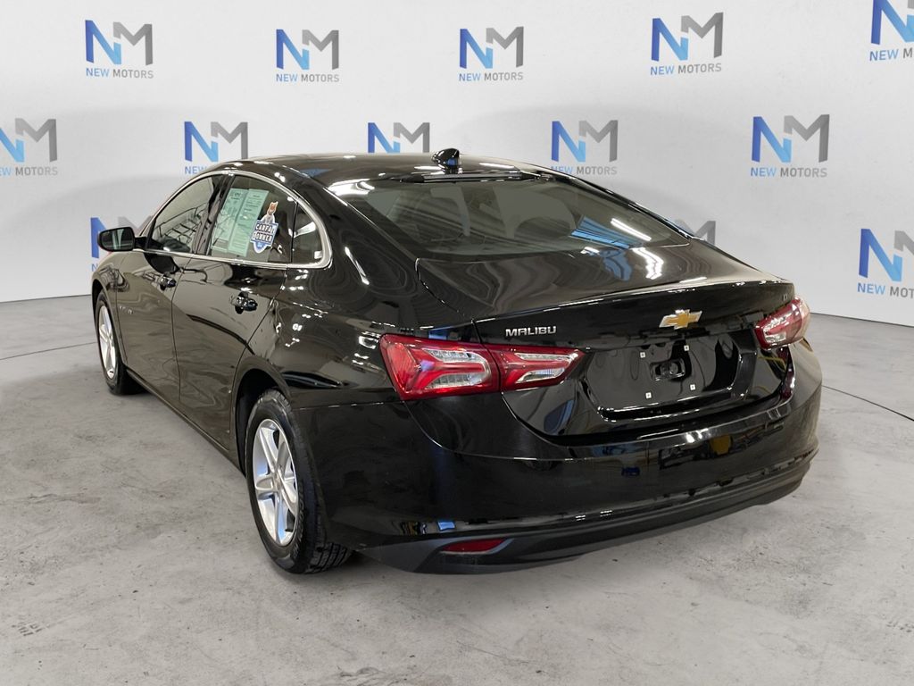 2022 Chevrolet Malibu 1LT photo 3