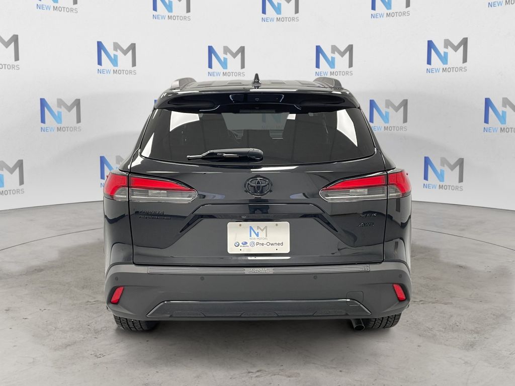 2022 Toyota Corolla Cross XLE photo 4