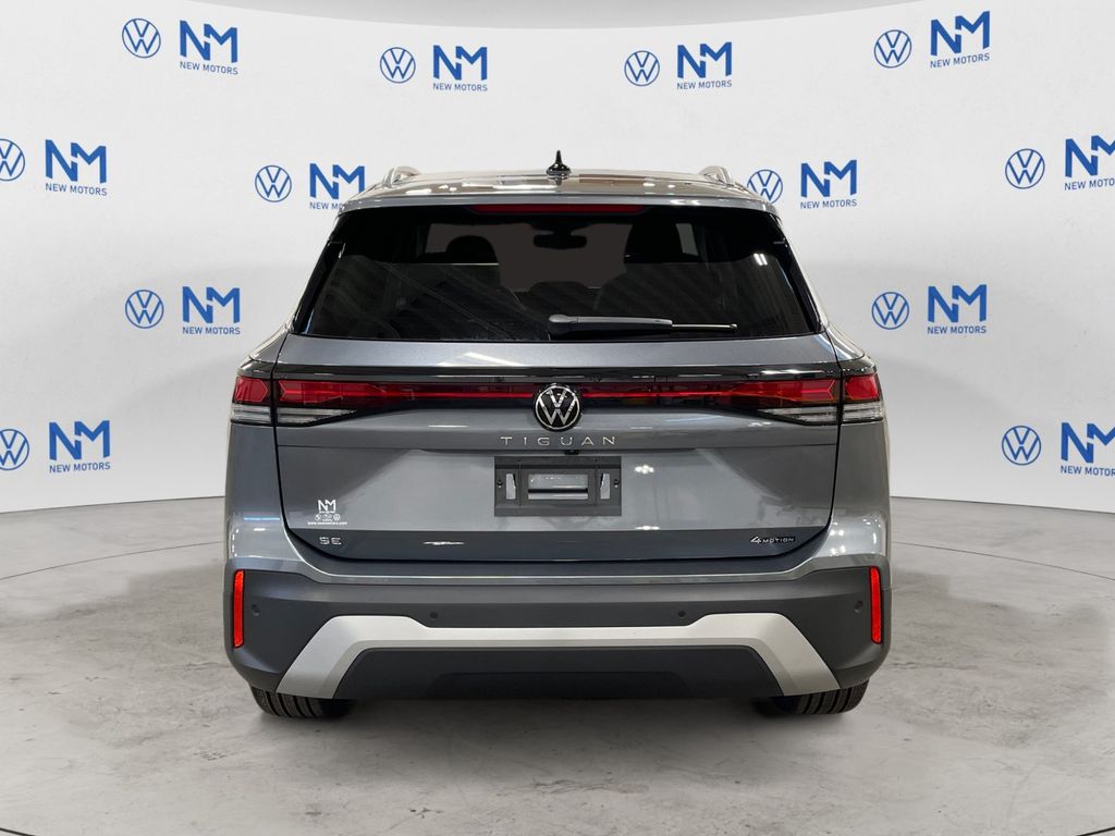 2025 Volkswagen Tiguan SE photo 4