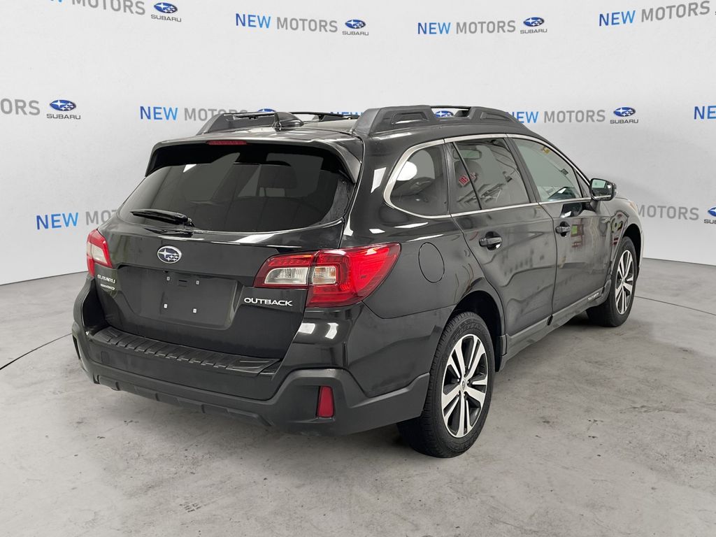 2018 Subaru Outback 2.5i Limited photo 3
