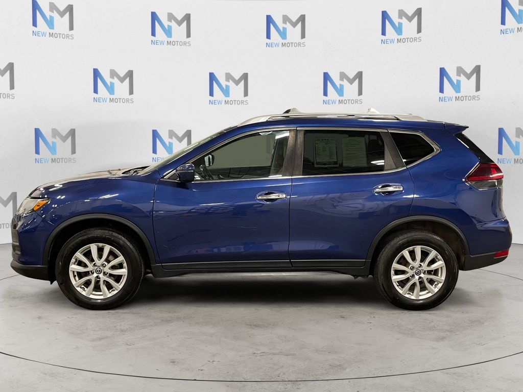2018 Nissan Rogue SV photo 2