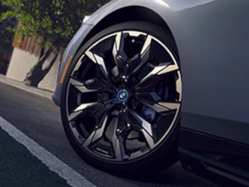 2024 BMW i5