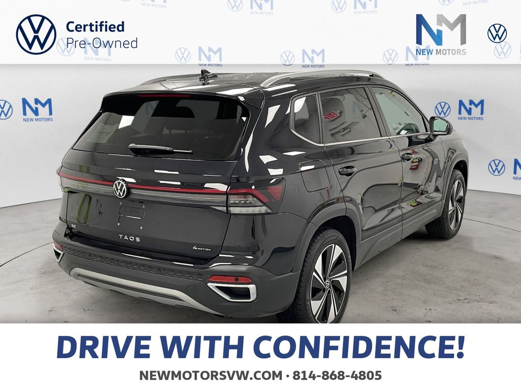 2025 Volkswagen Taos SE photo 4
